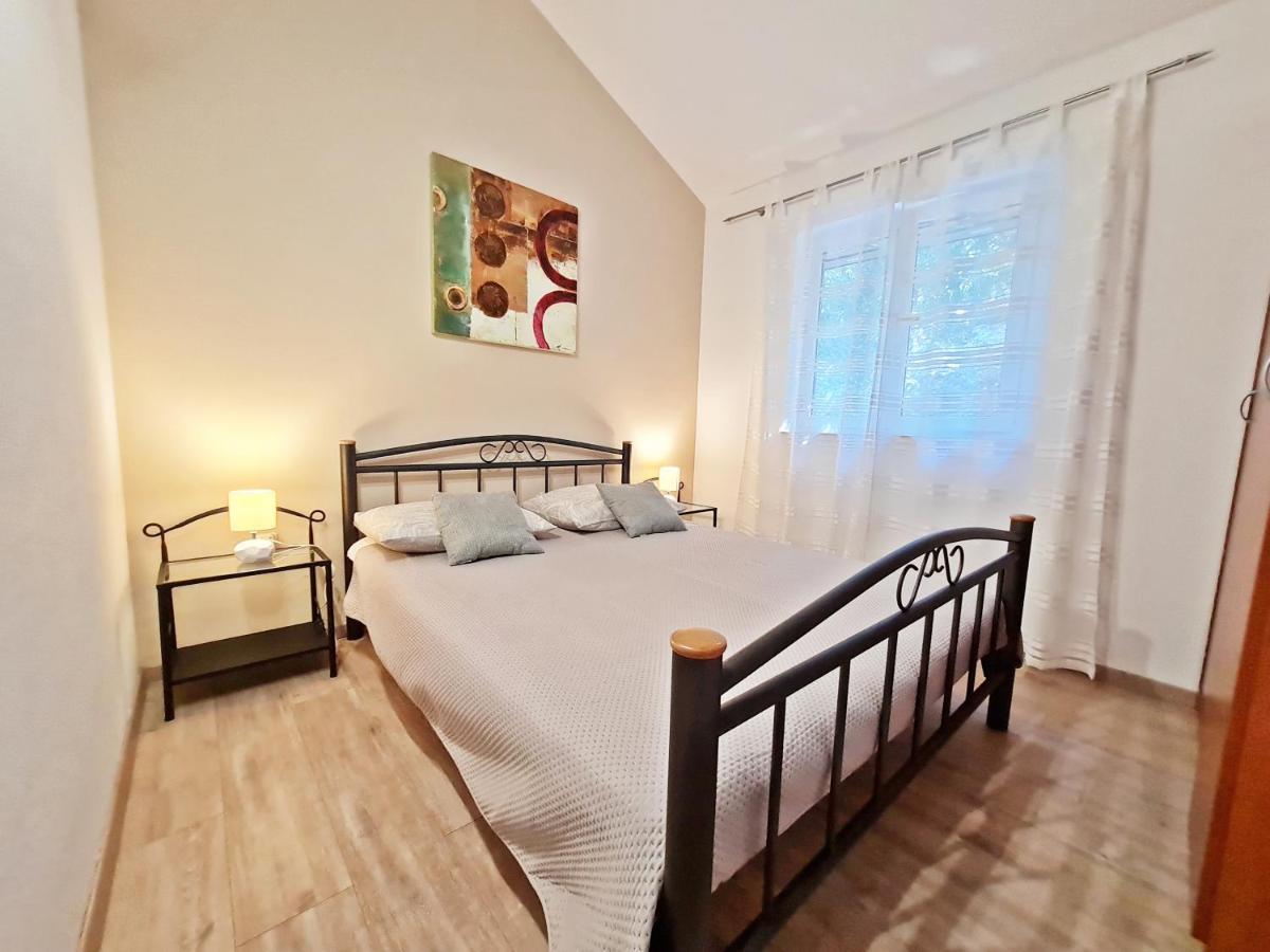 Ivana Borak Apartment *