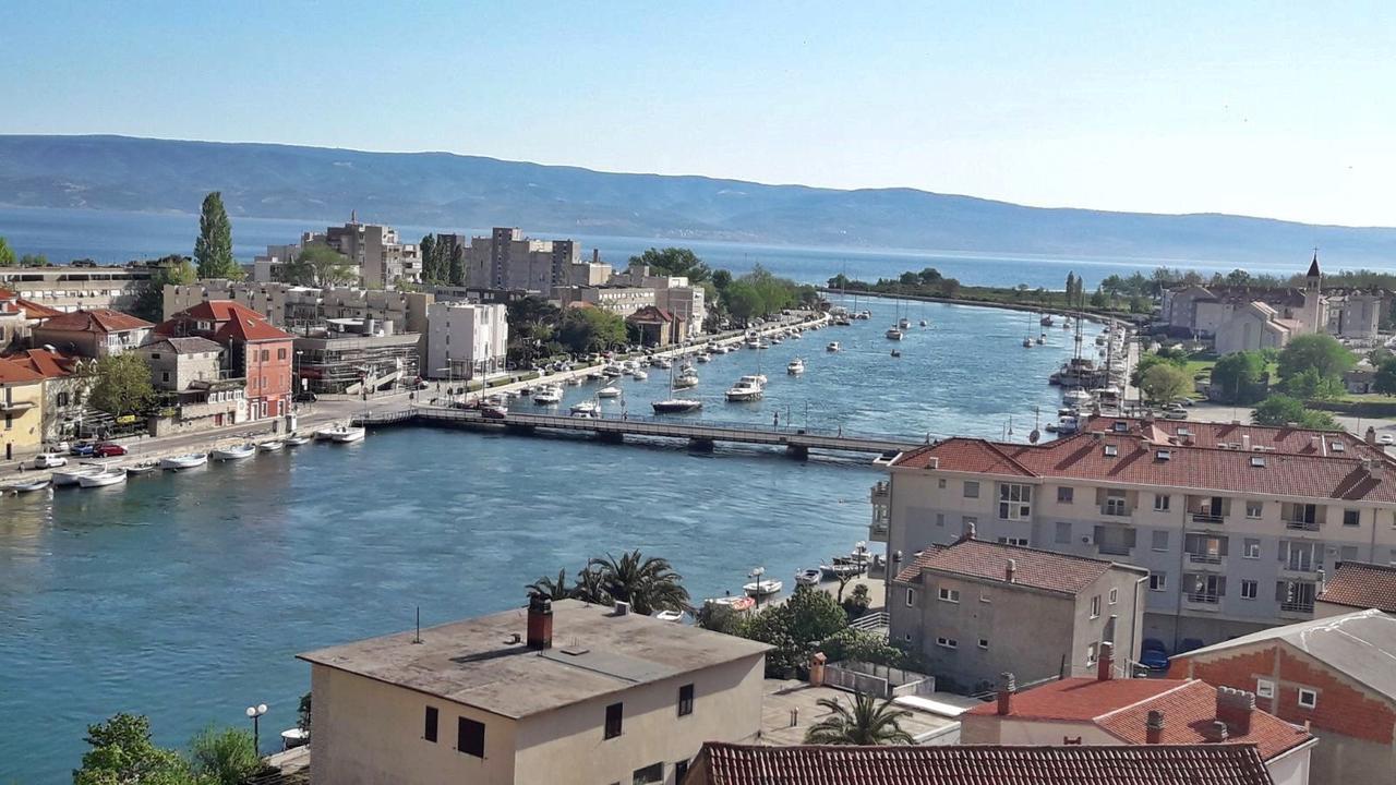 Ivana Borak Apartment Omis