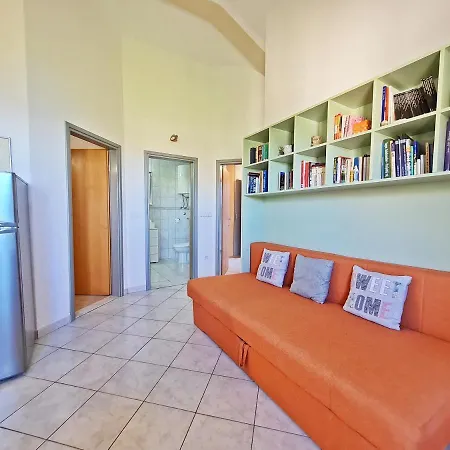 Apartment Ivana Borak Omis Exterior photo